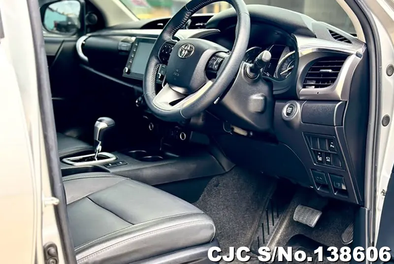 2022 Toyota / Hilux / Revo Stock No. 138606