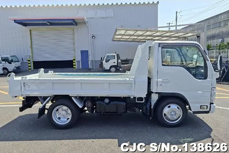 2011 Isuzu / Elf Stock No. 138626