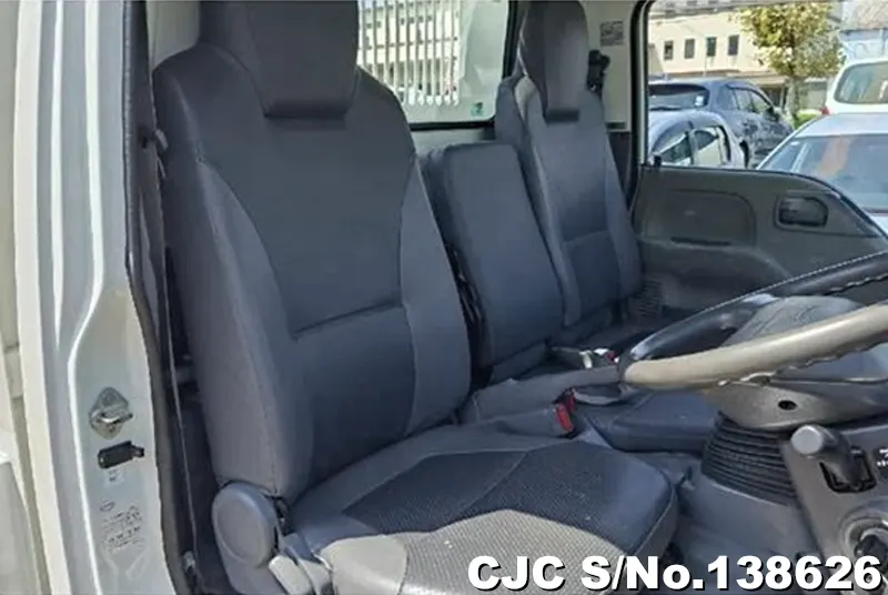 2011 Isuzu / Elf Stock No. 138626