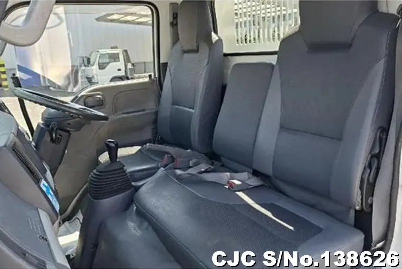 2011 Isuzu / Elf Stock No. 138626