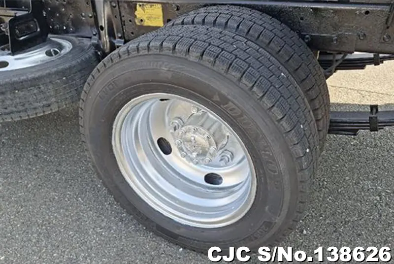 2011 Isuzu / Elf Stock No. 138626