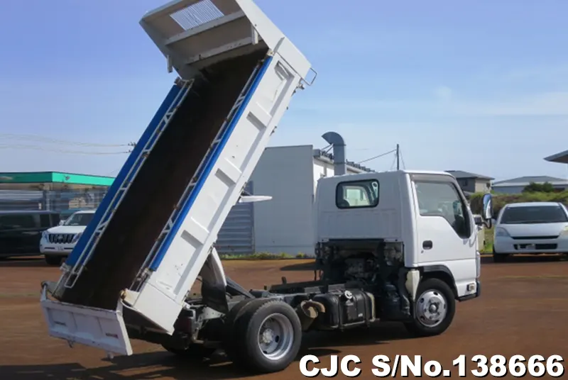 2011 Isuzu / Elf Stock No. 138666