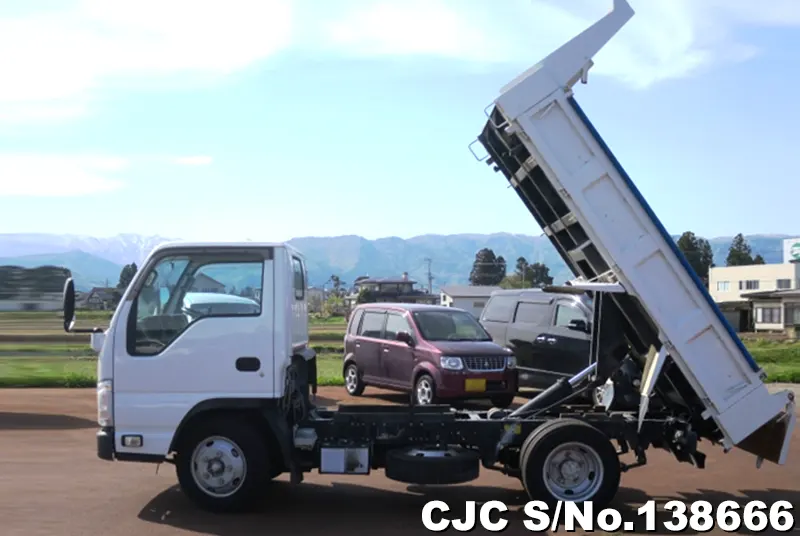 2011 Isuzu / Elf Stock No. 138666