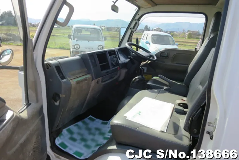 2011 Isuzu / Elf Stock No. 138666