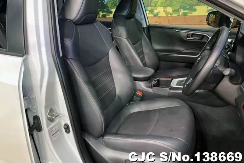 2025 Toyota / Rav4 Stock No. 138669