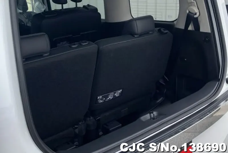 2025 Nissan / Serena Stock No. 138690