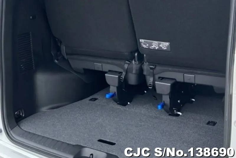 2025 Nissan / Serena Stock No. 138690
