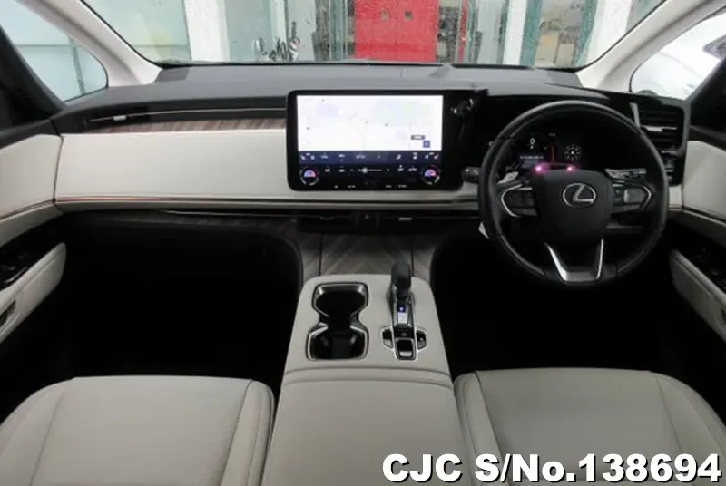 2025 Lexus / LM500h Stock No. 138694