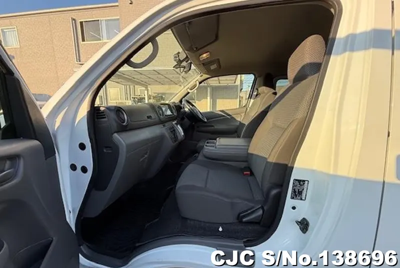 2021 Nissan / Caravan Stock No. 138696