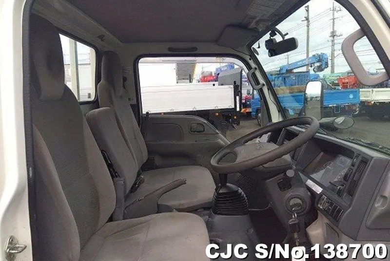 2015 Isuzu / Elf Stock No. 138700