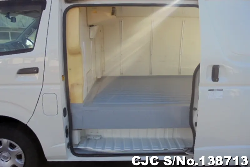 2010 Toyota / Hiace Stock No. 138713