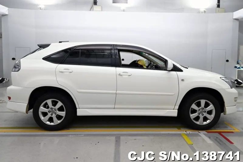 2003 Toyota / Harrier Stock No. 138741