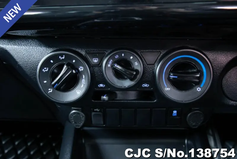 2022 Toyota / Hilux / Revo Stock No. 138754
