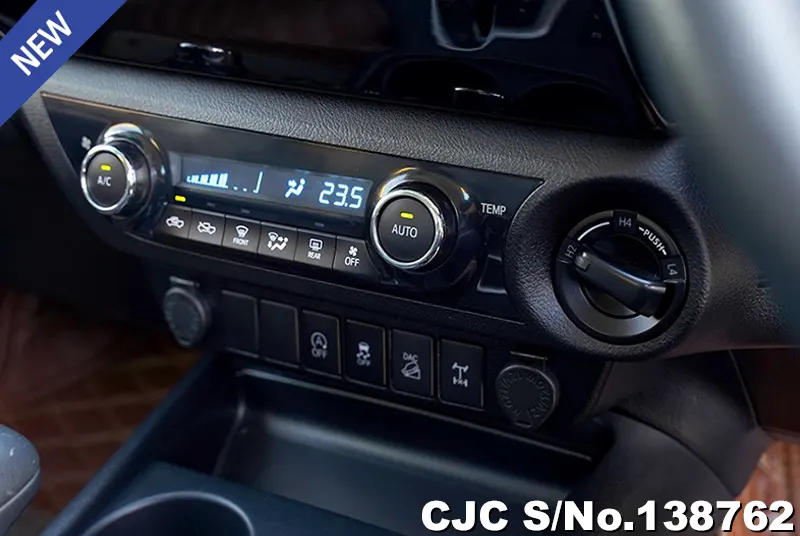2019 Toyota / Hilux / Revo Stock No. 138762