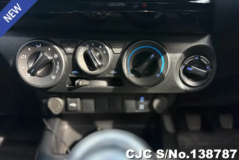 2024 Toyota / Hilux / Revo Stock No. 138787