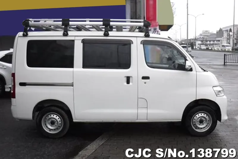 2022 Mazda / Bongo Stock No. 138799