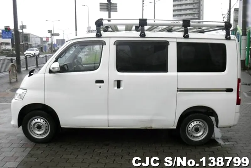 2022 Mazda / Bongo Stock No. 138799