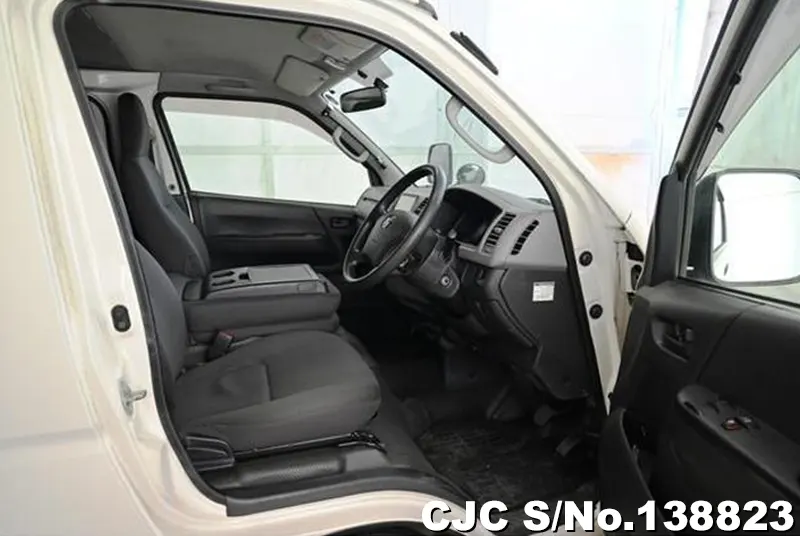2011 Toyota / Hiace Stock No. 138823