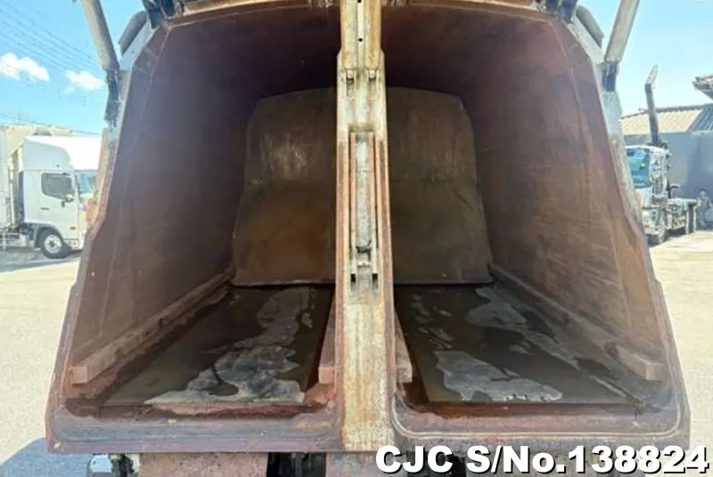 2015 Nissan / Condor Stock No. 138824