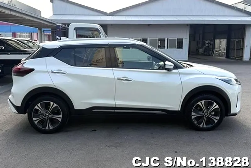 2023 Nissan / Kicks Stock No. 138828