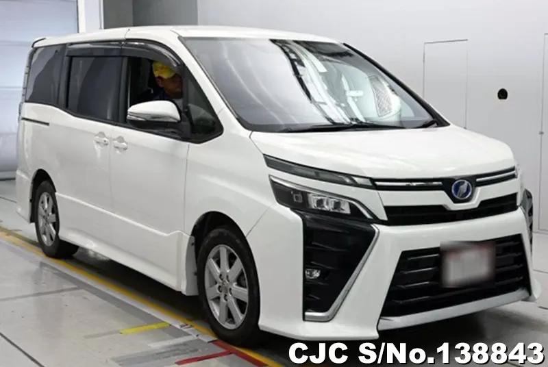 Toyota / Voxy 2017