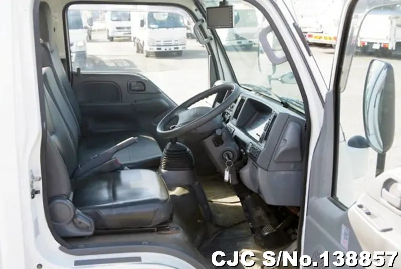 2017 Isuzu / Elf Stock No. 138857
