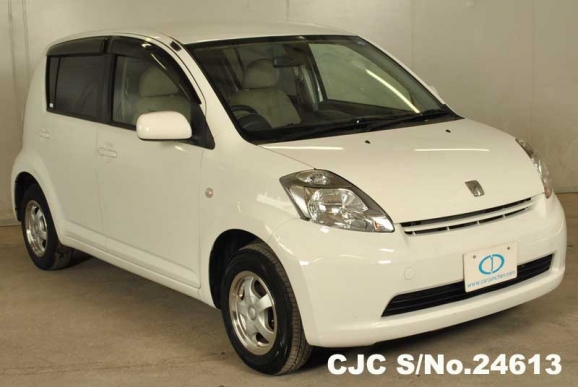 2005 Toyota / Passo Stock No. 24613