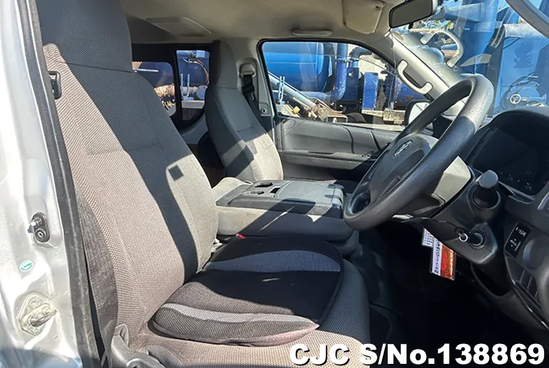 2015 Toyota / Hiace Stock No. 138869