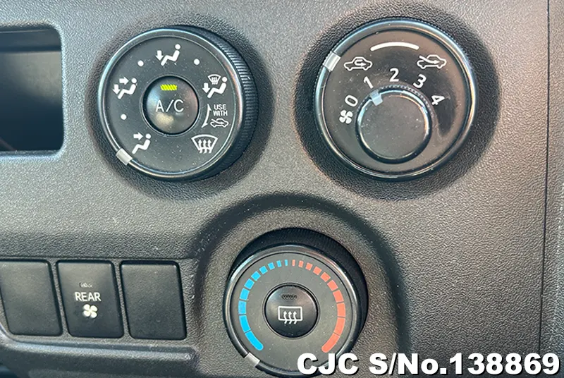 2015 Toyota / Hiace Stock No. 138869