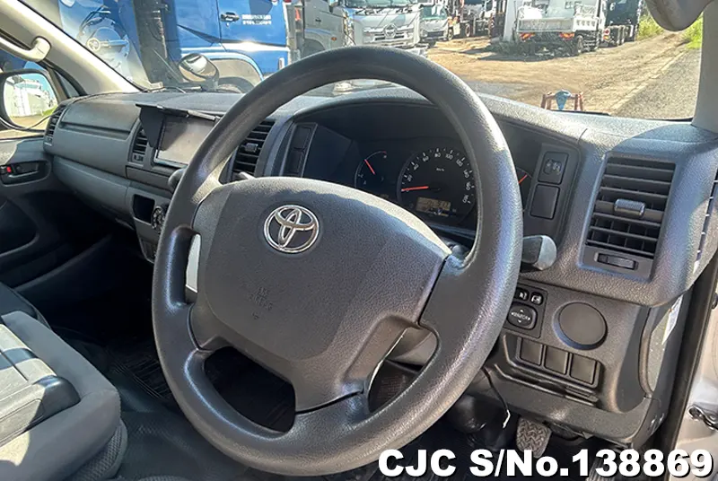 2015 Toyota / Hiace Stock No. 138869