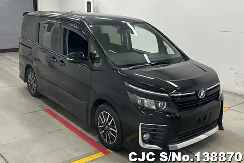 Toyota / Voxy 2016