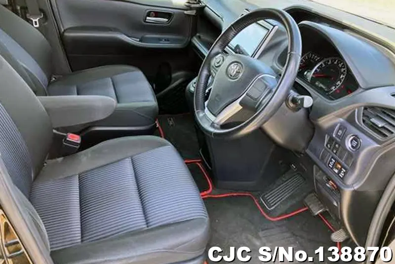2016 Toyota / Voxy Stock No. 138870