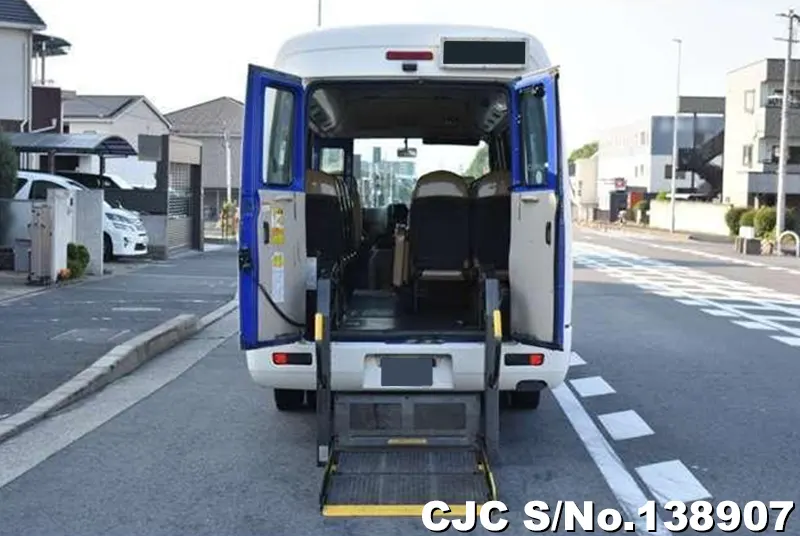 2009 Mitsubishi / Rosa Stock No. 138907