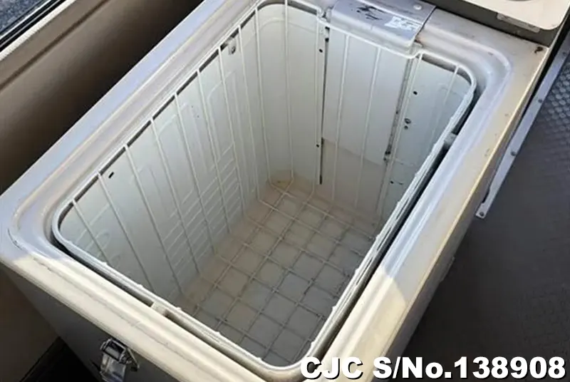 2002 Mitsubishi / Rosa Stock No. 138908