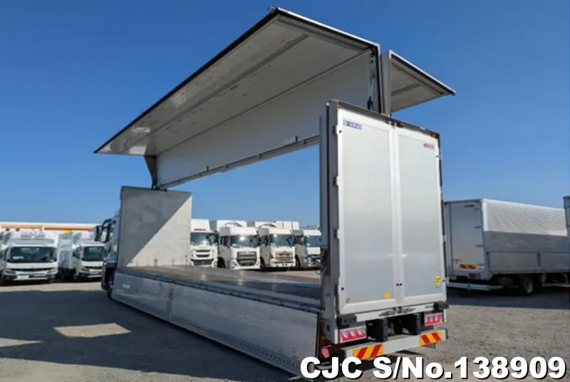 2020 Mitsubishi / Super Great Stock No. 138909