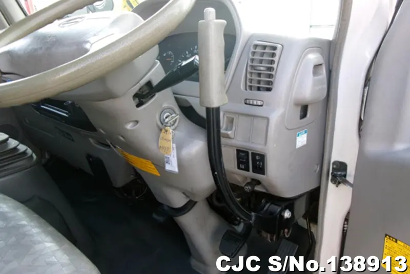 2006 Hino / Dutro Stock No. 138913
