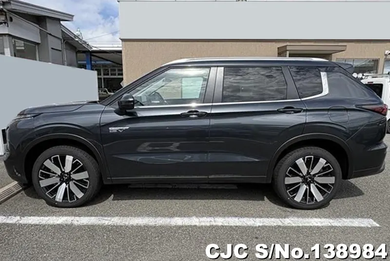 2025 Mitsubishi / Outlander Stock No. 138984