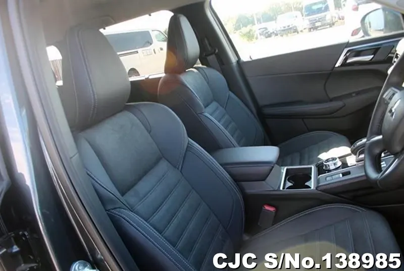 2025 Mitsubishi / Outlander Stock No. 138985