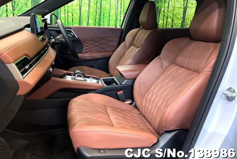 2025 Mitsubishi / Outlander Stock No. 138986
