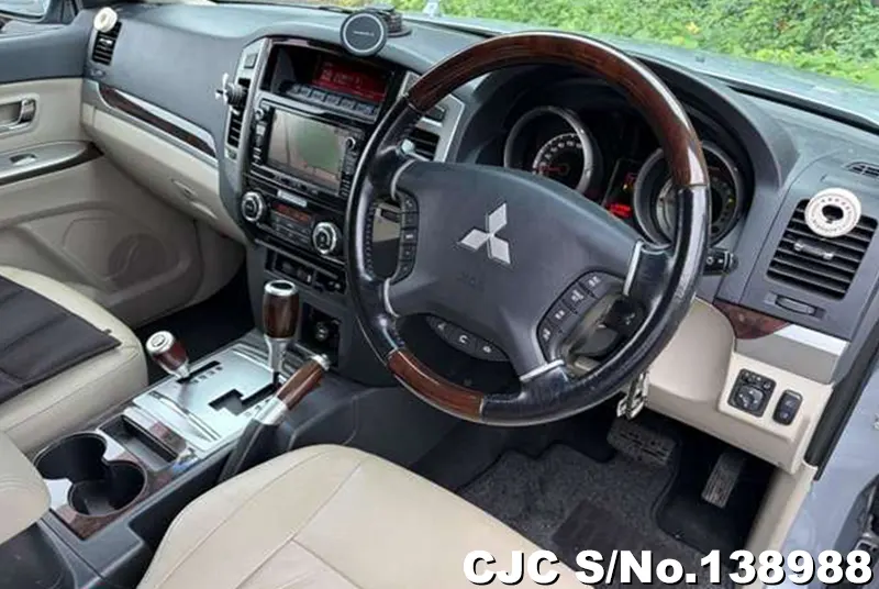2017 Mitsubishi / Pajero Stock No. 138988