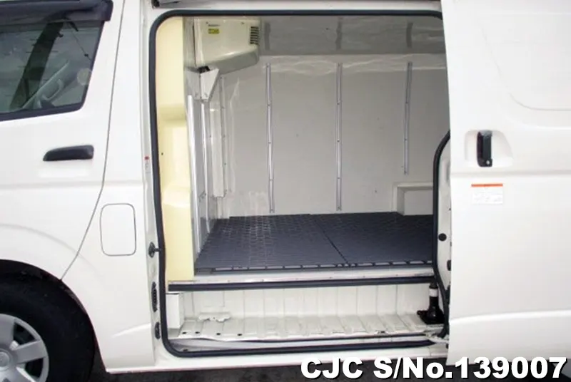 2017 Toyota / Hiace Stock No. 139007