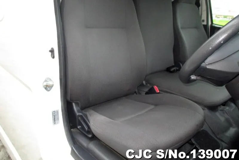 2017 Toyota / Hiace Stock No. 139007