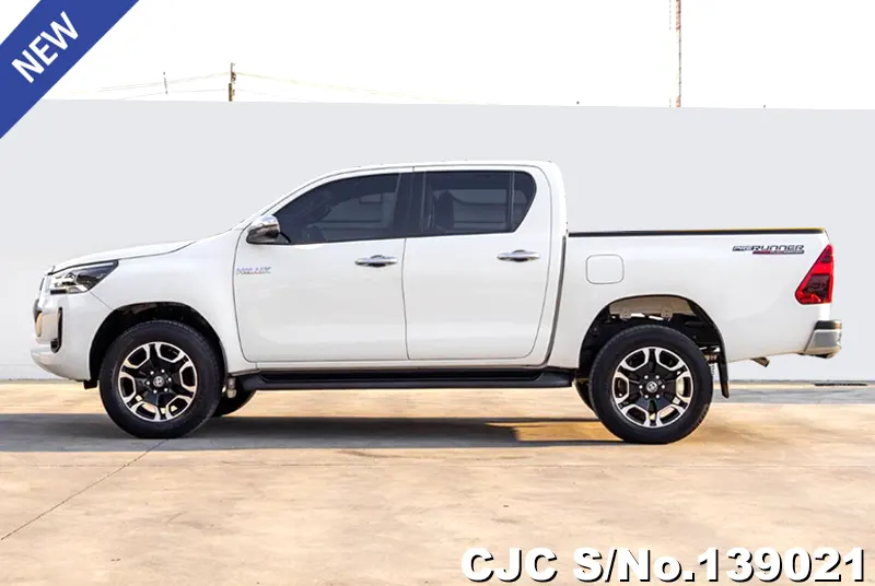 2022 Toyota / Hilux / Revo Stock No. 139021