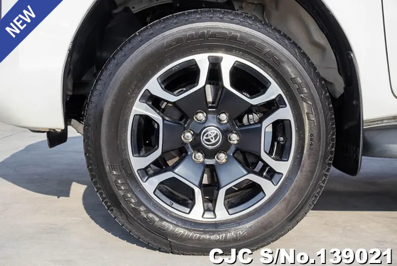 2022 Toyota / Hilux / Revo Stock No. 139021