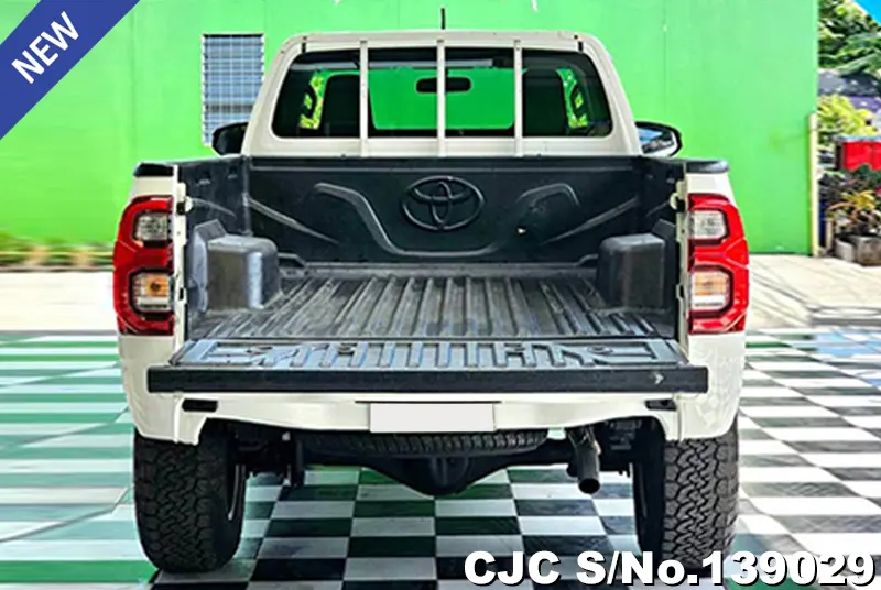 2021 Toyota / Hilux / Revo Stock No. 139029