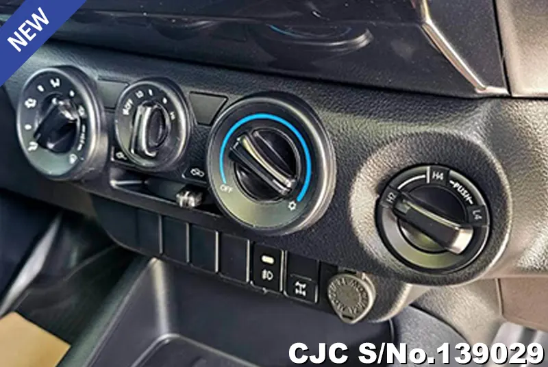 2021 Toyota / Hilux / Revo Stock No. 139029