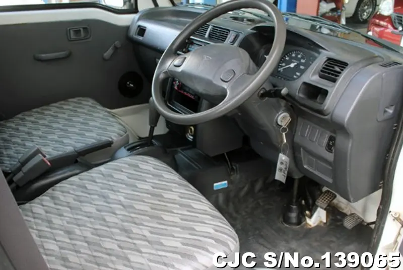 2002 Daihatsu / Hijet Stock No. 139065