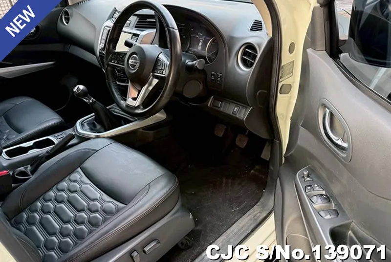 2022 Nissan / Navara Stock No. 139071