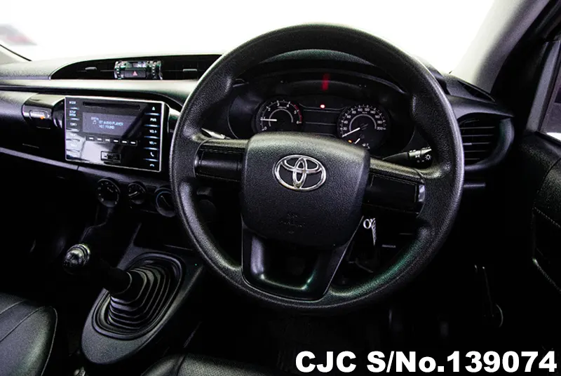 2017 Toyota / Hilux / Revo Stock No. 139074