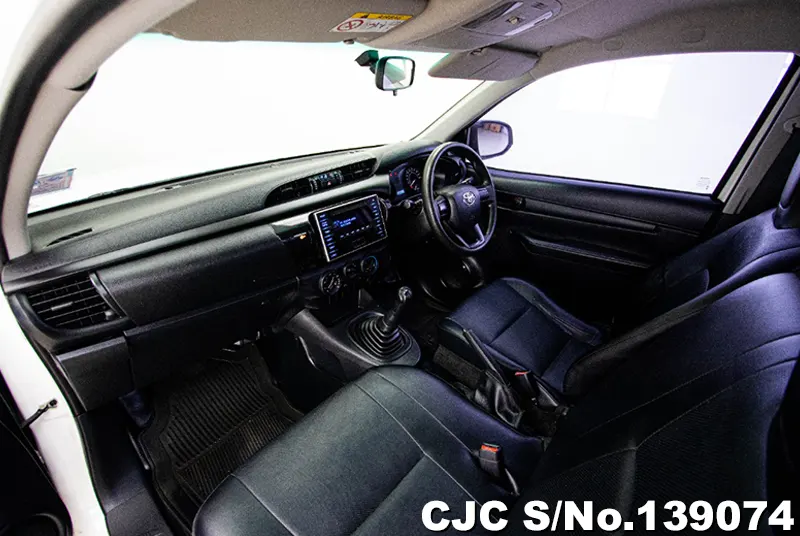 2017 Toyota / Hilux / Revo Stock No. 139074